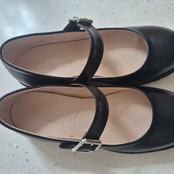[SOLD OUT] 앙쥬제이.여아플랫.230(최상)