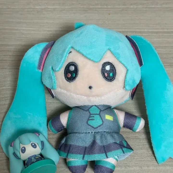 [BUNJANG] 100 Yen Shop x Miku Collaboration Doll + Figure / 백엔샵 100엔샵 미쿠 콜라보 인형+피규어