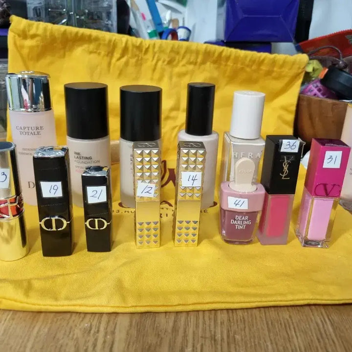 [BUNJANG] Yves Saint Laurent, Dior, Valentino Lipstick and Foundation / 입생로랑/디올//발렌티노// 각가격( )