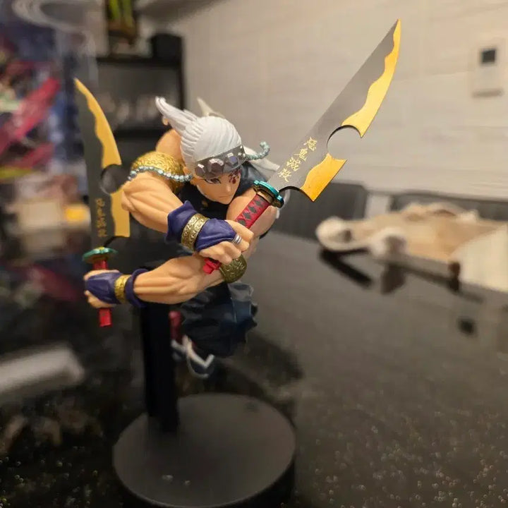 [BUNJANG] Demon Slayer Tengen Uzui Figure / 귀멸의 칼날 우즈이 텐겐 피규어