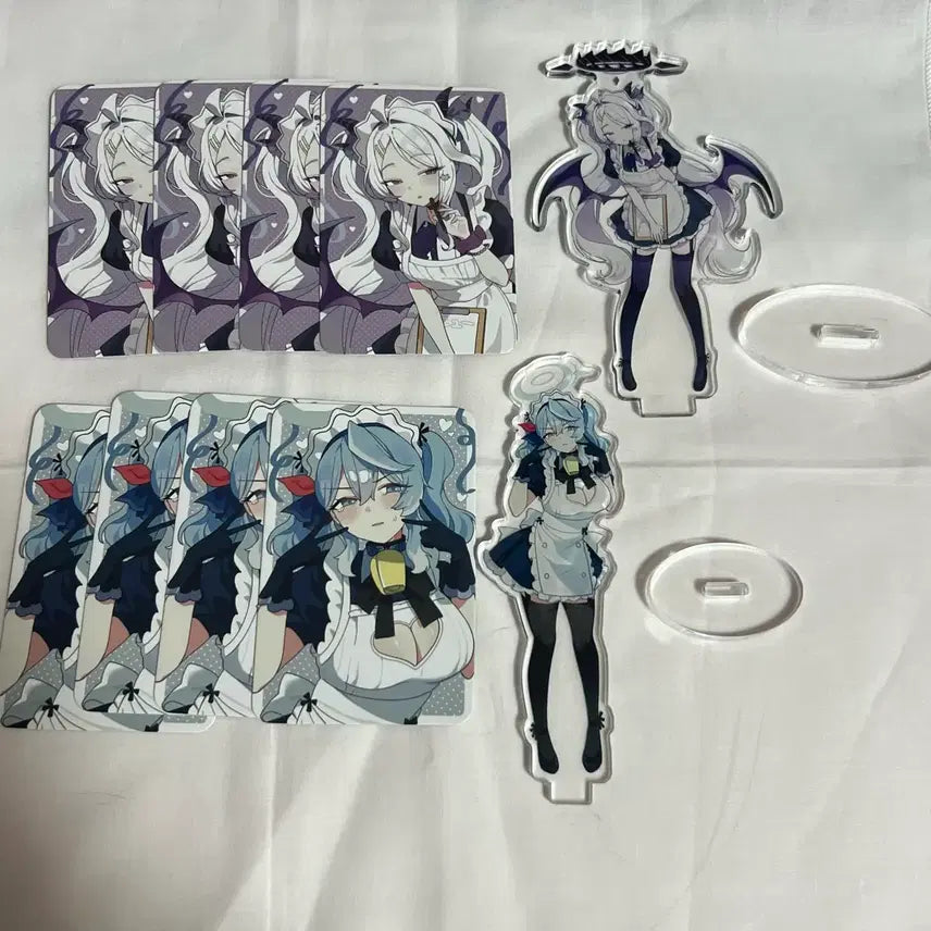 [BUNJANG] Blue Archive Hina Ako Acrylic Stand Photocard Bundle Set / (일괄) 블루아카이브 히나 아코 아크릴스텐드 포토카드