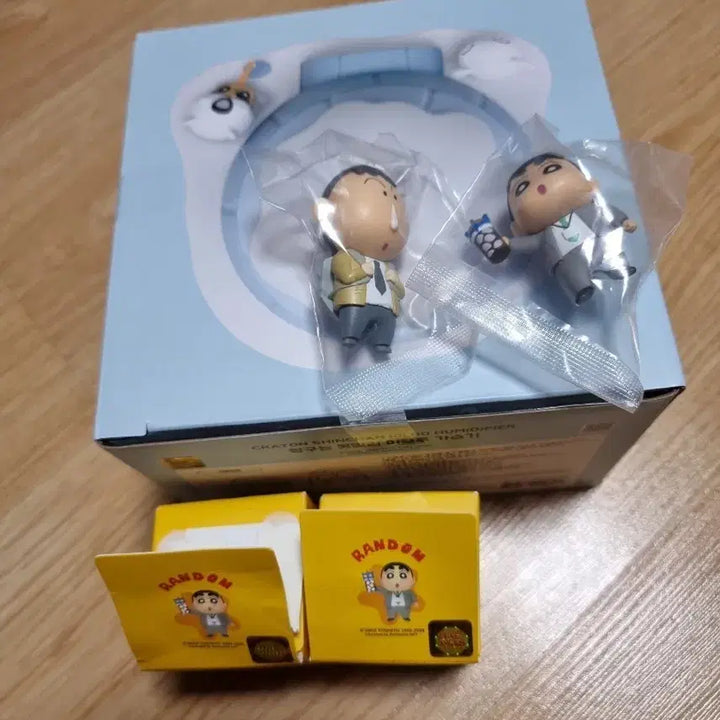 [BUNJANG] Crayon Shin-chan Igloo Humidifier with Character Charms / 짱구는 못말려 이글루 가습기 짱구 캐릭터 참 맹구 짱구
