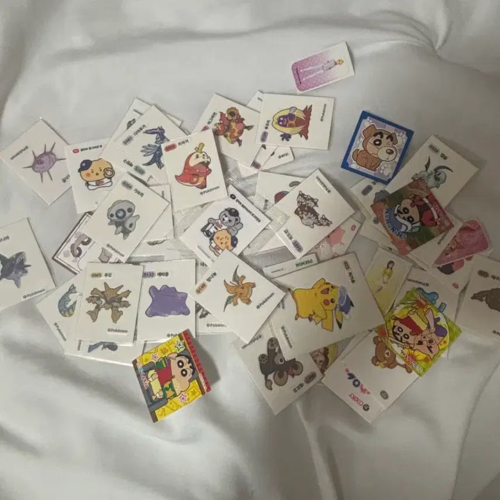 [BUNJANG] Pokemon Bread Stickers Bundle / 포켓몬 빵 띠부씰 대량 리락쿠마 짱구 띠부씰