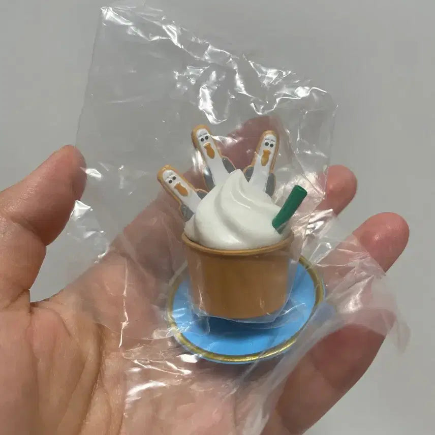 [BUNJANG] Disney Pixar Ami Sweet Mascot Gacha Sealed / 디즈니 픽사 야미 스위트 마스코트 가챠 미개봉
