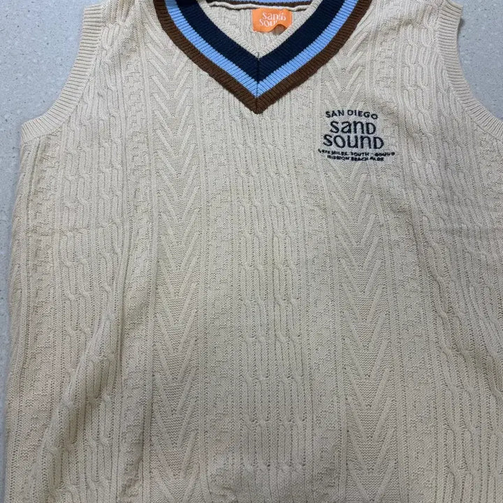 [SOLD OUT] 샌드사운드 니트 베스트 아이보리