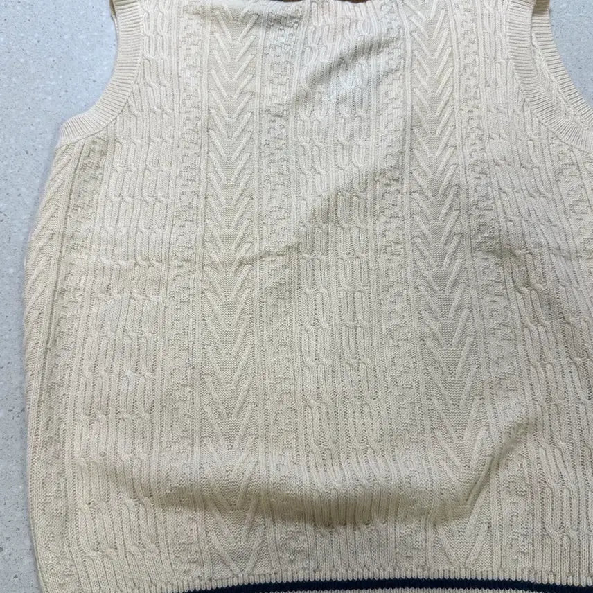 [SOLD OUT] 샌드사운드 니트 베스트 아이보리