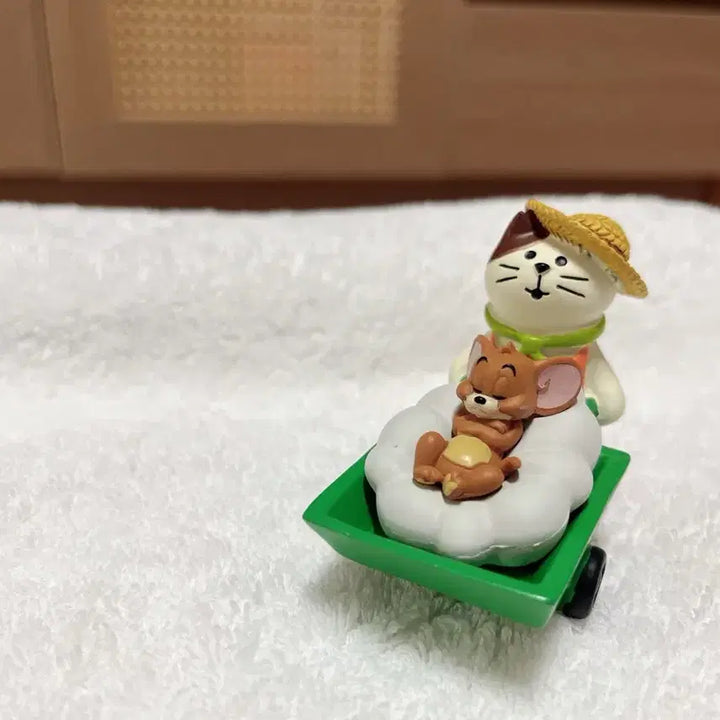 [BUNJANG] Tom and Jerry "Slightly Sleepy" Series Jerry (Sealed) / 톰과제리 새근새근 가챠 제리(미개봉)