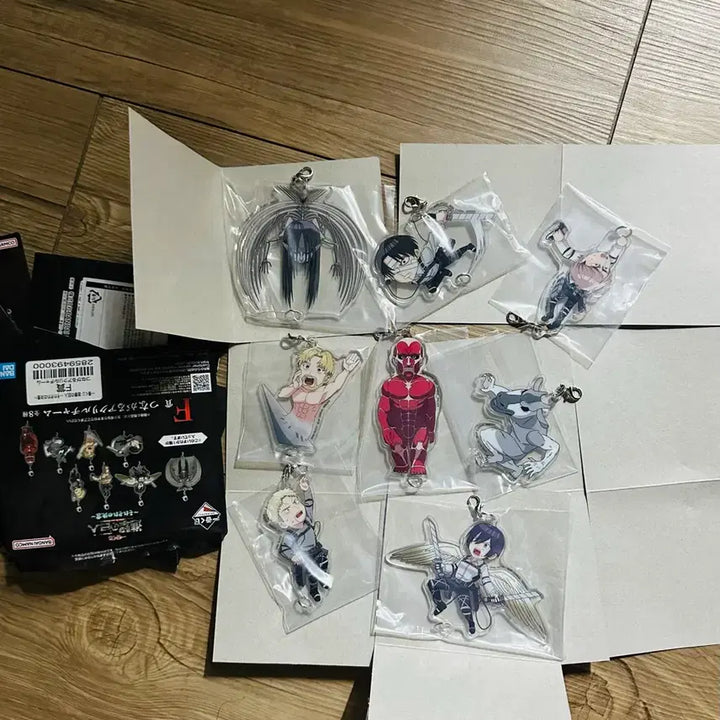 [BUNJANG] Attack on Titan Acrylic Charm Full Set (8 Types) / 풀셋일괄)진격의 거인 아크릴 참 F상 8종