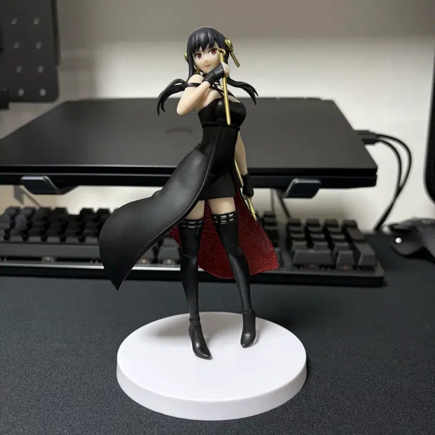 [BUNJANG] Spy x Family Yor Forger Ibara Hime Figure / 스파이 패밀리 요르 포저 이바라 히메 피규어