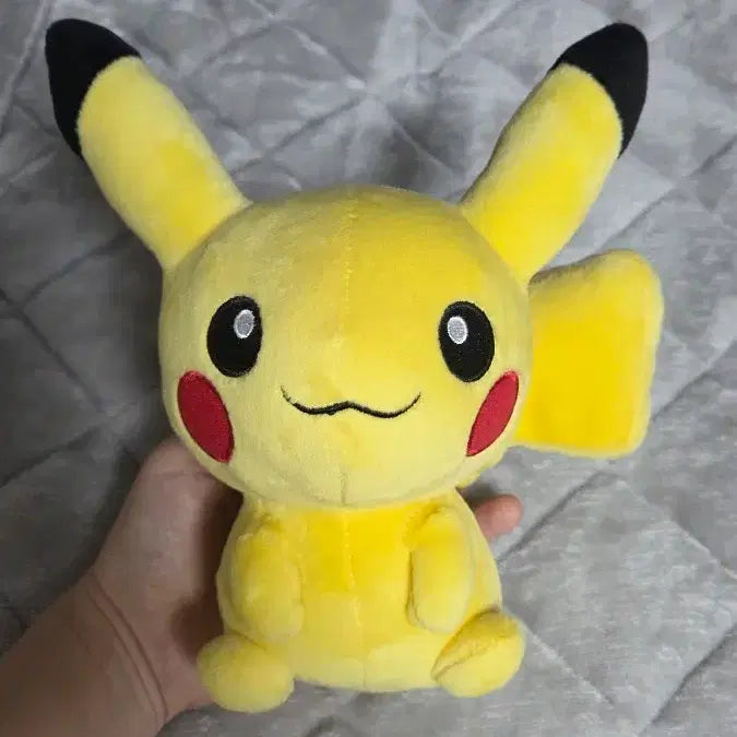[BUNJANG] Pokemon Dolls Pikachu Medium Plush / 포켓몬 돌즈 피카츄