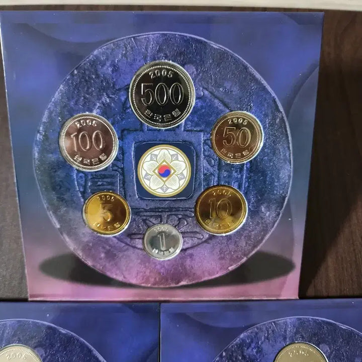 [BUNJANG] 2005 Korean Mint Set (Year of the Rooster) - 3 Coin Set / 한국은행 2005년 정식민트세트 3매