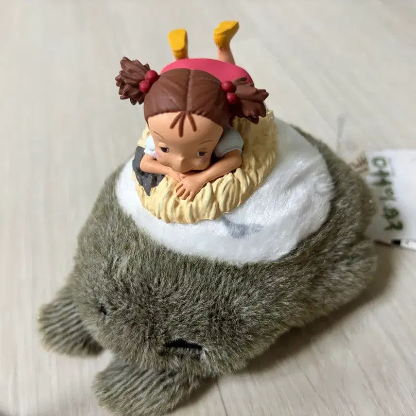 [BUNJANG] Studio Ghibli My Neighbor Totoro Mei &amp; Bus Stop Diorama Set / 지브리 메이피규어 토토로 버스정류장