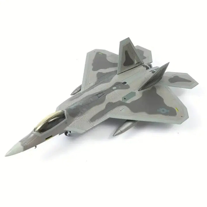[BUNJANG] F-22 Raptor Fighter Jet Model (Die-cast Metal) 1/100 Scale / (금속) F-22 랩터 전투기 모형(피규어) 팝니다.