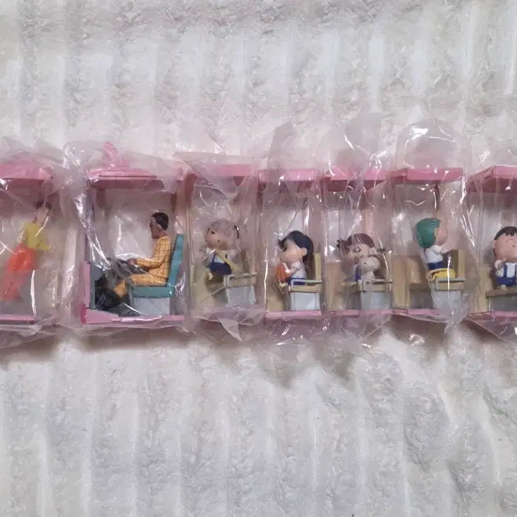 [BUNJANG] Crayon Shin-chan Bus Figure Full Set (Sealed) / 짱구 버스피규어 풀세트 미개봉