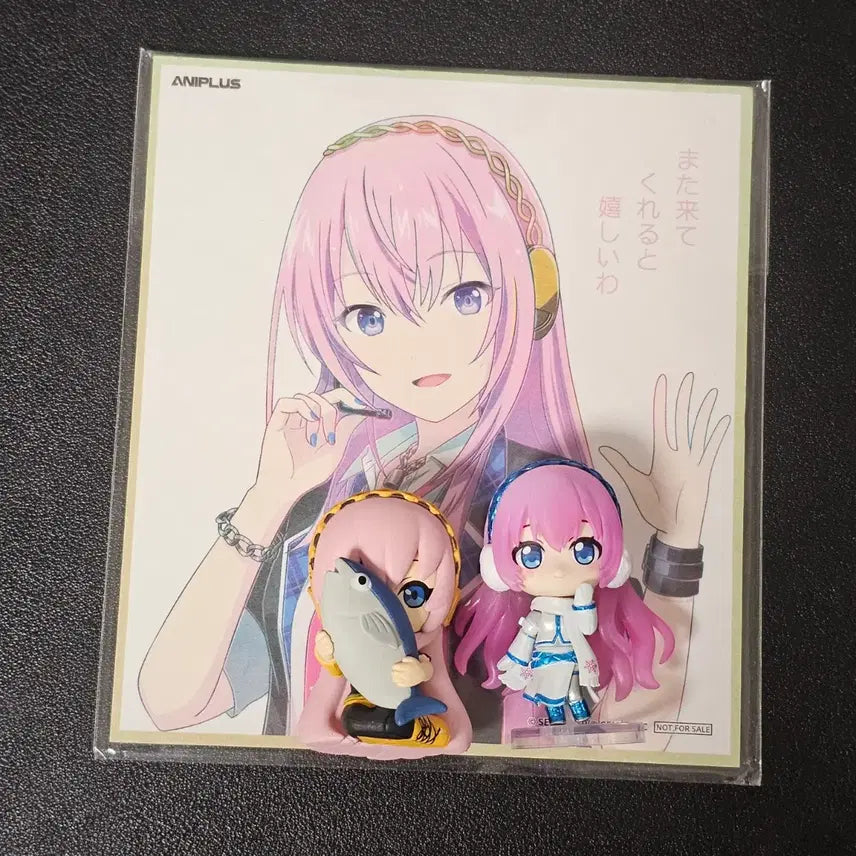 [BUNJANG] Vocaloid Megurine Luka Bundle Set Figurines and Poster / 보컬로이드 메구리네 루카 굿즈 일괄 판매
