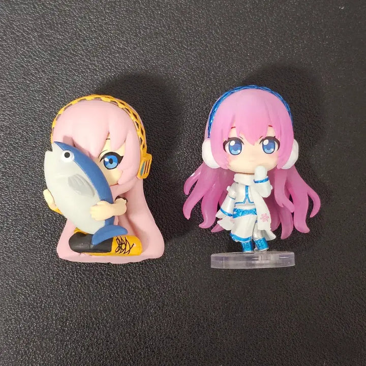 [BUNJANG] Vocaloid Megurine Luka Bundle Set Figurines and Poster / 보컬로이드 메구리네 루카 굿즈 일괄 판매