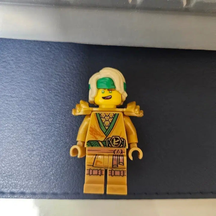 [BUNJANG] LEGO Ninjago 10th Anniversary Gold Lloyd Figure / 레고 닌자고 10주년 골드 로이드