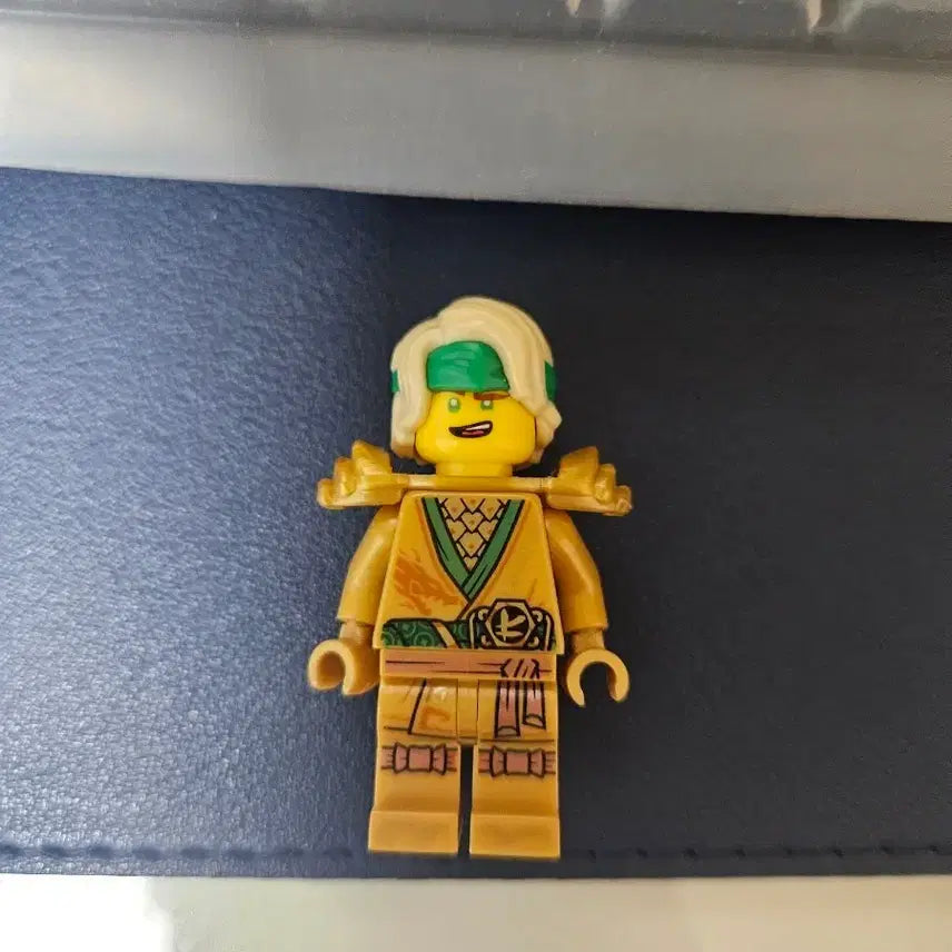 [BUNJANG] LEGO Ninjago 10th Anniversary Gold Lloyd Figure / 레고 닌자고 10주년 골드 로이드