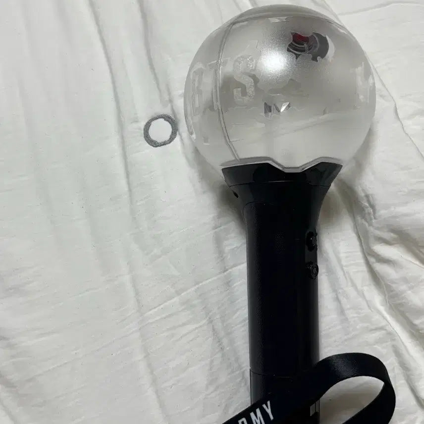 [BUNJANG] BTS ARMY Bomb Version 3 Photocard Holder / 아미밤 버전 3 팝니다