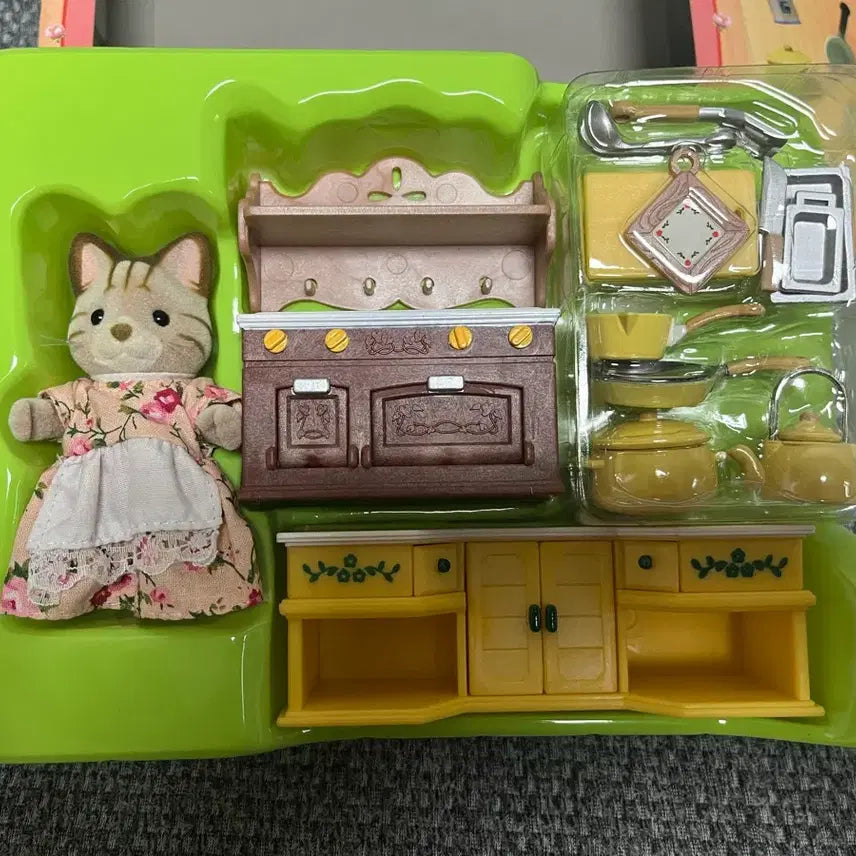 [BUNJANG] Sylvanian Families Old Striped Cat Kitchen Set / 실바니안 올드 줄무늬고양이 키친세트
