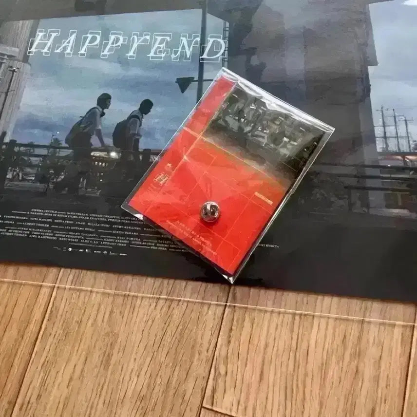 [BUNJANG] Happy End Artist Badge &amp; Posters Bundle Set / 해피엔드 아티스트 뱃지 포스터 네오소라 영화 일본영화굿즈 시나리오카드