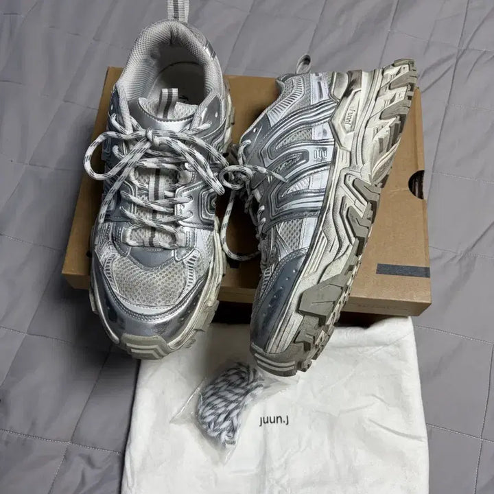 [BUNJANG] Juun.J Synthetic Trainer Dirty Washing Sneakers Grey / 준지 신세틱 트레이너 더티워싱 스니커즈 그레이 40