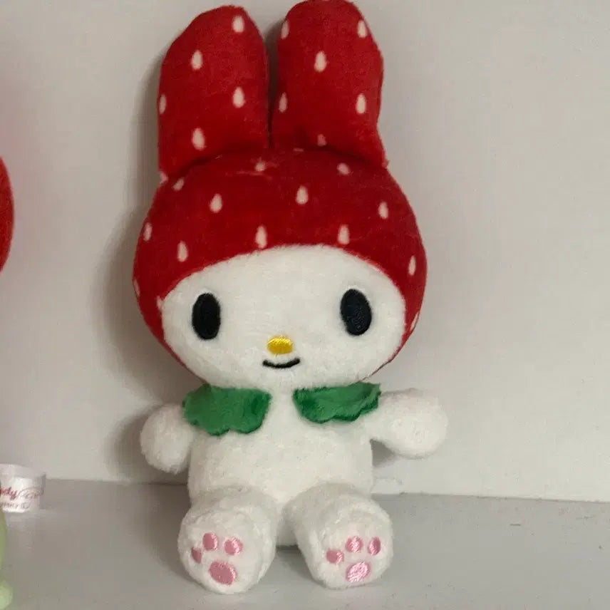 [BUNJANG] Sanrio My Melody 50th Anniversary Strawberry My Melody Plush Keychain / 마이멜로디 50주년 딸기마이멜로디 인형 키링