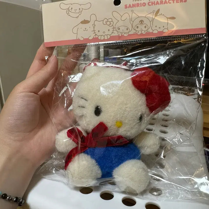 [BUNJANG] Sanrio Hello Kitty Retro Style Plush Keychain (Sealed) / 산리오 헬로키티 레트로 스타일 인형 키링 미개봉 새상품