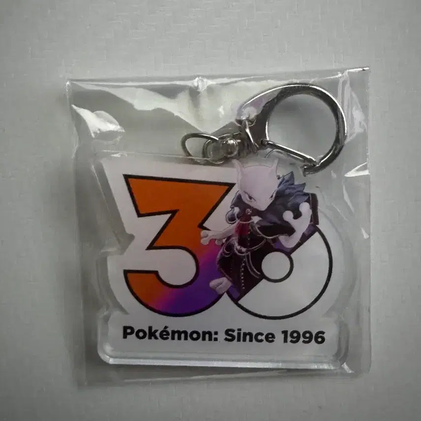 [BUNJANG] Pokemon 30th Anniversary Mewtwo Keychain / 포켓몬 30주년 기념 뮤츠키링팝니다