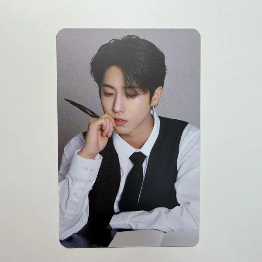 [BUNJANG] Stray Kids Nacific Han Jisung Unsealed Matte Double-Sided Hanji Photocard / 스트레이키즈 네시픽 17차 무광 양면 한지성