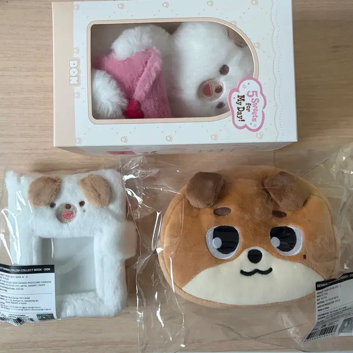 [BUNJANG] DAY6 Petit Merz Voice Keyring, Collect Book, Denimals Pouch Bundle / 원가이하 데이식스 굿즈 양도