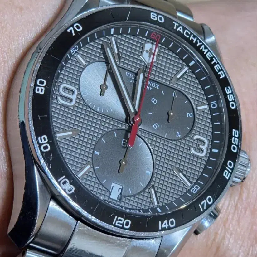 [BUNJANG] Victorinox Swiss Army Chrono Classic 42mm Quartz Watch / 빅토리녹스 스위스아미 크르노클래식 42mm 쿼츠 시계