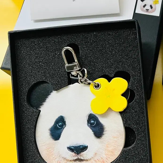 [BUNJANG] Fu Bao 197 Limited Edition &amp; Canola Flower Keyring Bundle Set / 푸바오 197 키링 ,유채꽃 키링 일괄판매