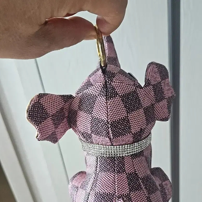 [BUNJANG] Pink Check Elephant Leather Keyring Charm / 특이한 핑크 체크 코끼리가죽  키링 인형