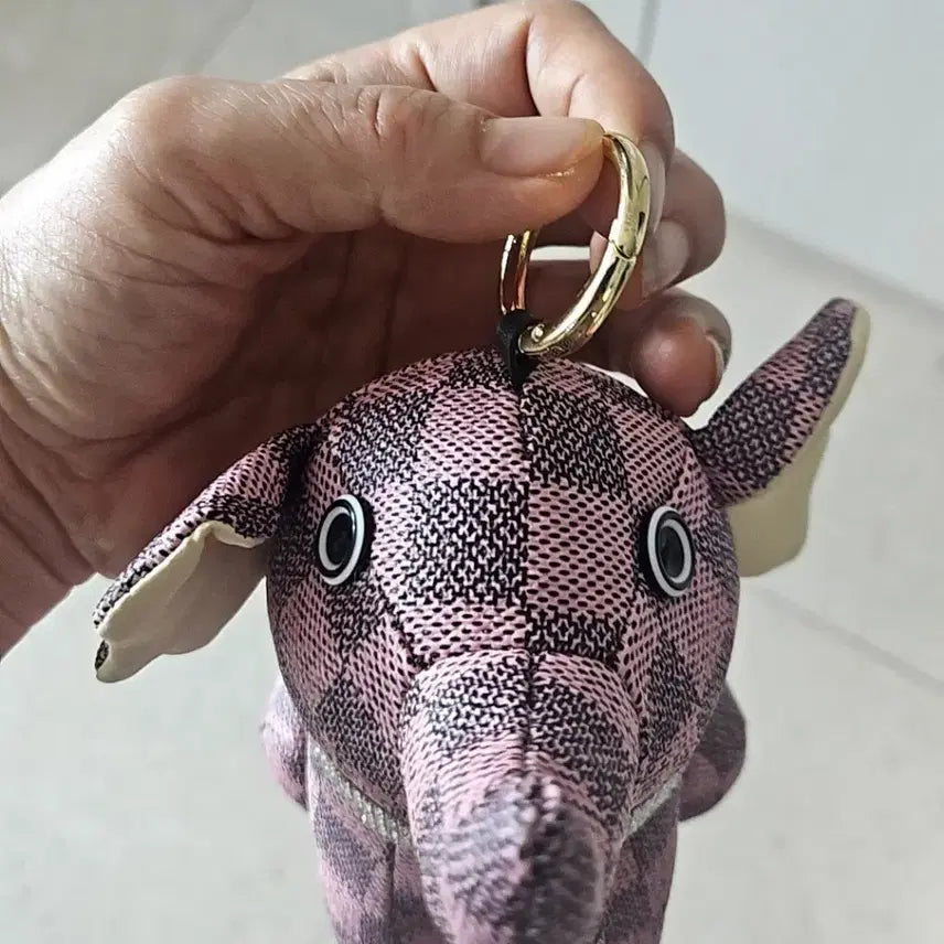[BUNJANG] Pink Check Elephant Leather Keyring Charm / 특이한 핑크 체크 코끼리가죽  키링 인형