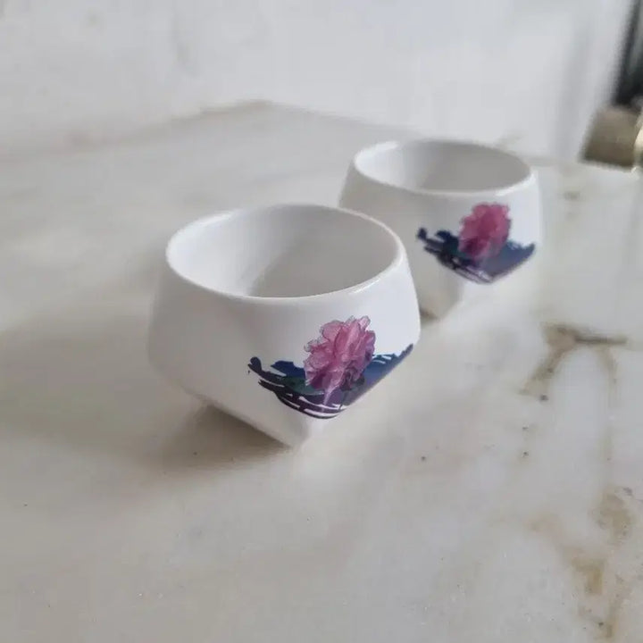 [BUNJANG] FreshTaiwan Sky Lantern Tea/Soju Glass Set (Rare Collectible) / 대만 freshtaiwan 천등 찻잔/소주잔 2개세트 (희귀 오브제)