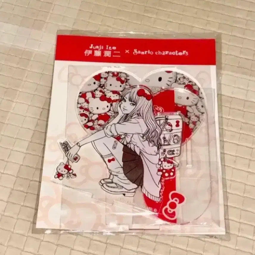 [BUNJANG] Junji Ito x Sanrio Hello Kitty Collaboration Acrylic Stand / 정품 이토 준지 토미에 산리오 헬로 키티 콜라보 아크릴 스탠드