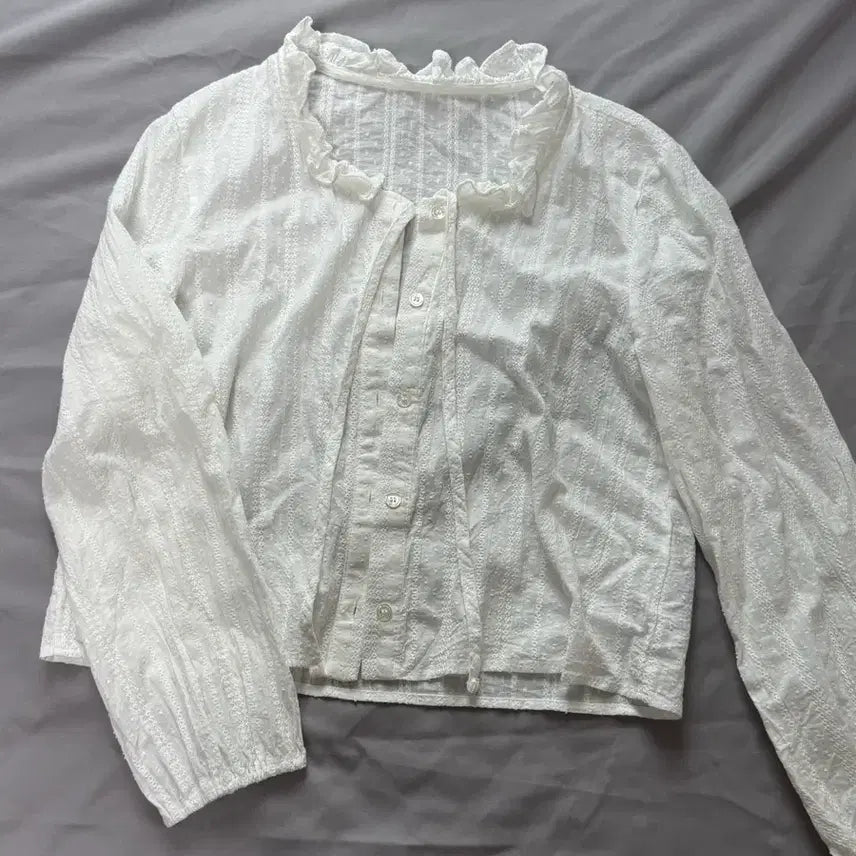 [BUNJANG] Letter From Moon Claire Ribbon Ruffle Balloon Blouse / 레터프롬문 클레어 리본 러플 벌룬 블라우스