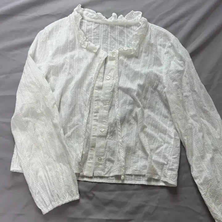 [BUNJANG] Letter From Moon Claire Ribbon Ruffle Balloon Blouse / 레터프롬문 클레어 리본 러플 벌룬 블라우스