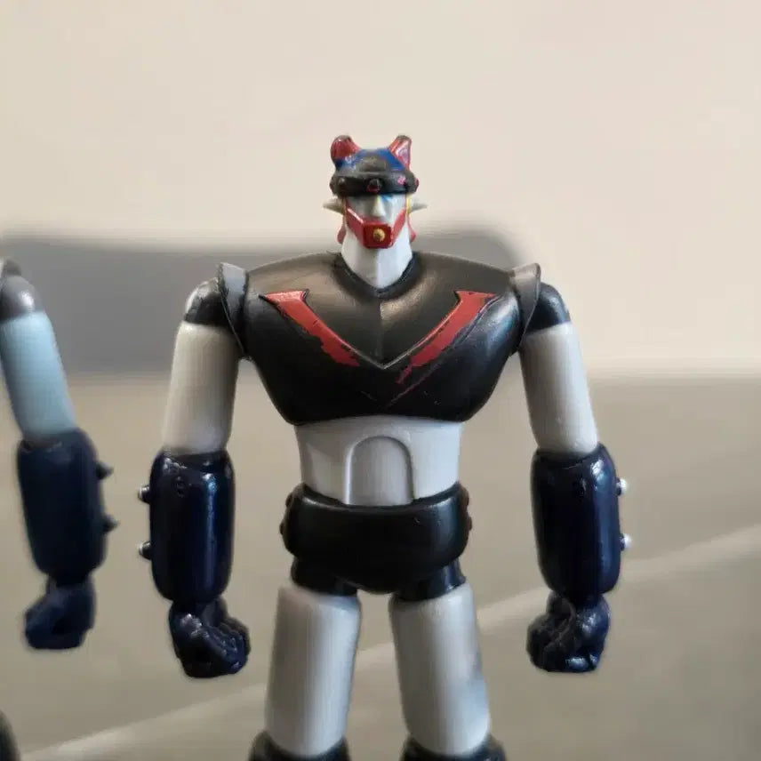 [BUNJANG] Taekwon V Figures (2-Piece Set) / 태권브이 피규어 2개