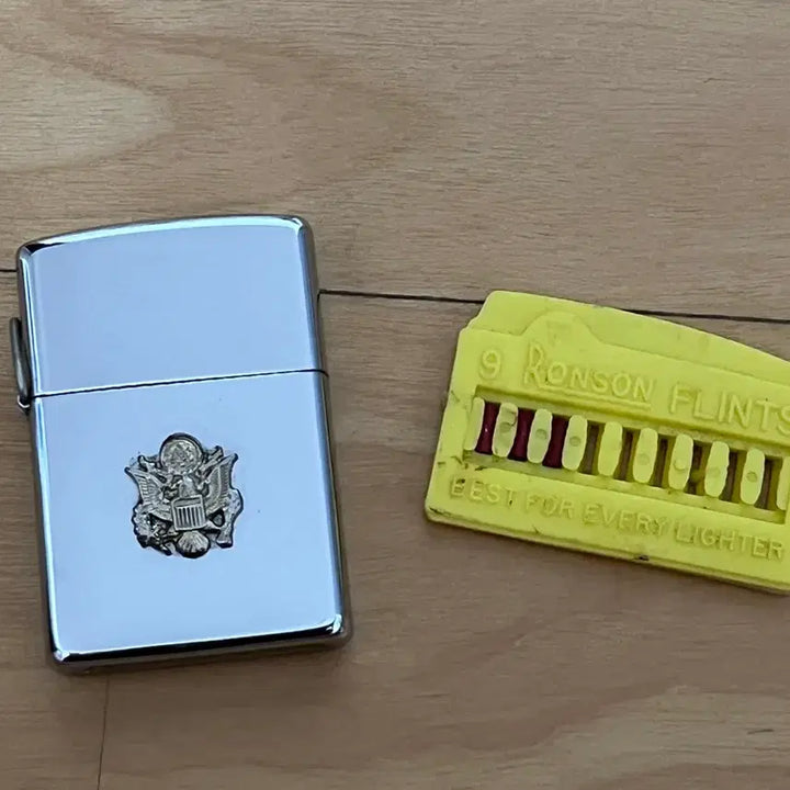 [BUNJANG] 1994 Zippo Lighter US Military Emblem / 1994년산 빈티지 지포 라이터 미군 엠블럼+부싯돌