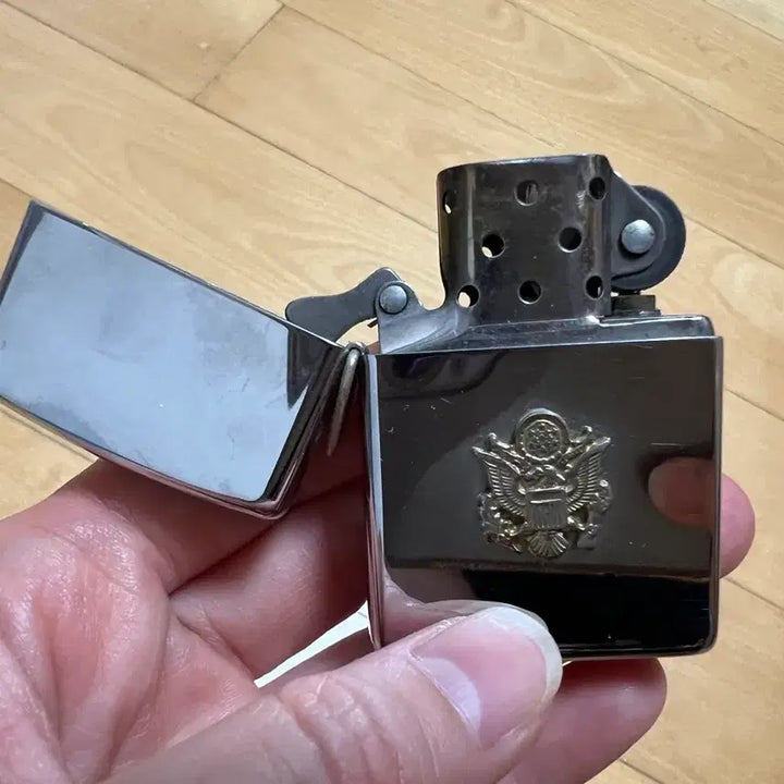 [BUNJANG] 1994 Zippo Lighter US Military Emblem / 1994년산 빈티지 지포 라이터 미군 엠블럼+부싯돌