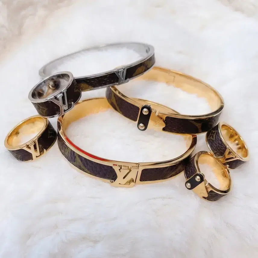 [BUNJANG] Louis Vuitton Genuine Leather Reform Bracelet / 루이비통 정품 가죽으로 리폼 제작 팔찌 판매합니다.