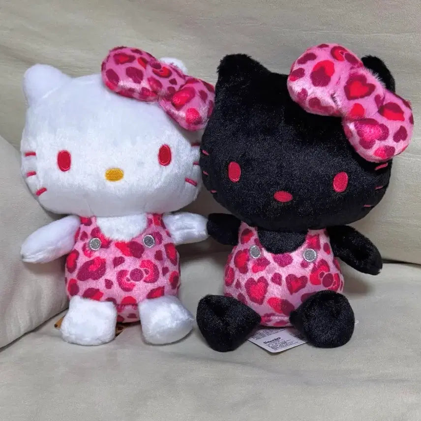 [BUNJANG] Sanrio Hello Kitty Leopard Print Plush Doll Bundle / 산리오 헬로키티 레오파드 호피 화이트 블랙 인형 일괄