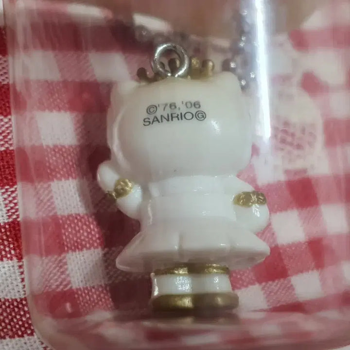 [BUNJANG] Vintage Sanrio Hello Kitty Capsule Keyring Strap / 고전 산리오 키티 캡슐 키링 스트랩