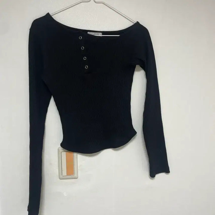 [BUNJANG] Young &amp; Rich Off-Shoulder One-Shoulder Knit Top / 에이블리 영앤리치 플러팅 티 오프숄더 원숄더 니트