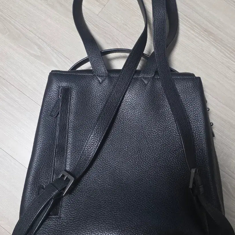 [BUNJANG] Couronne Black Backpack RCBBXX 23 111 BKX / 쿠론 블랙 백팩 RCBBXX 23 111 BKX