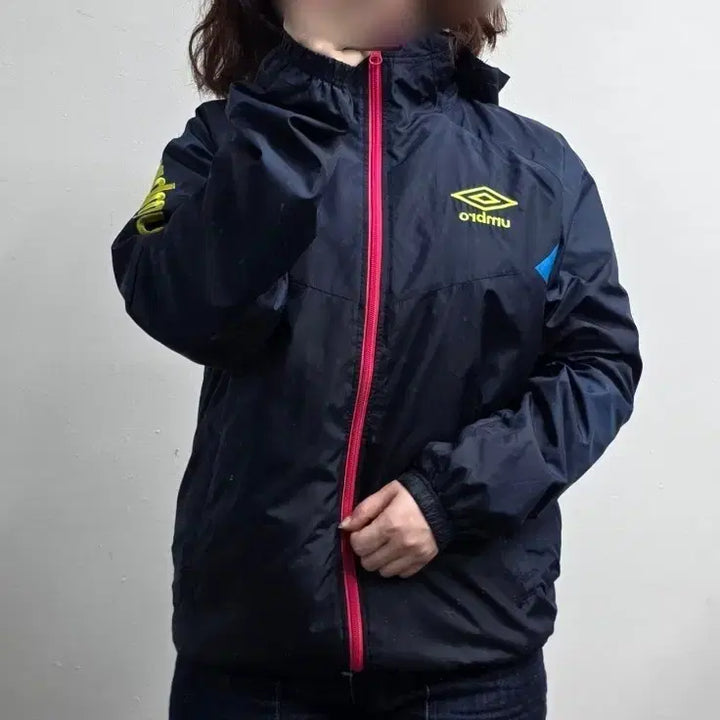 [BUNJANG] Umbro Navy Hooded Windbreaker Jacket / [프립]엄브로 네이비 후드 바람막이  자켓