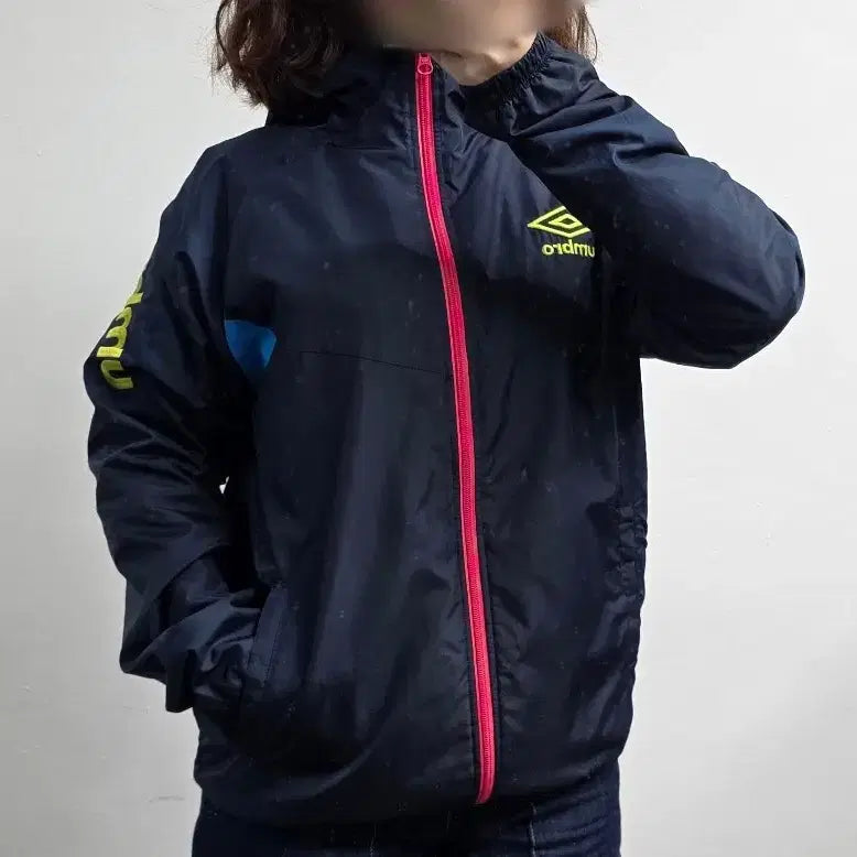 [BUNJANG] Umbro Navy Hooded Windbreaker Jacket / [프립]엄브로 네이비 후드 바람막이  자켓