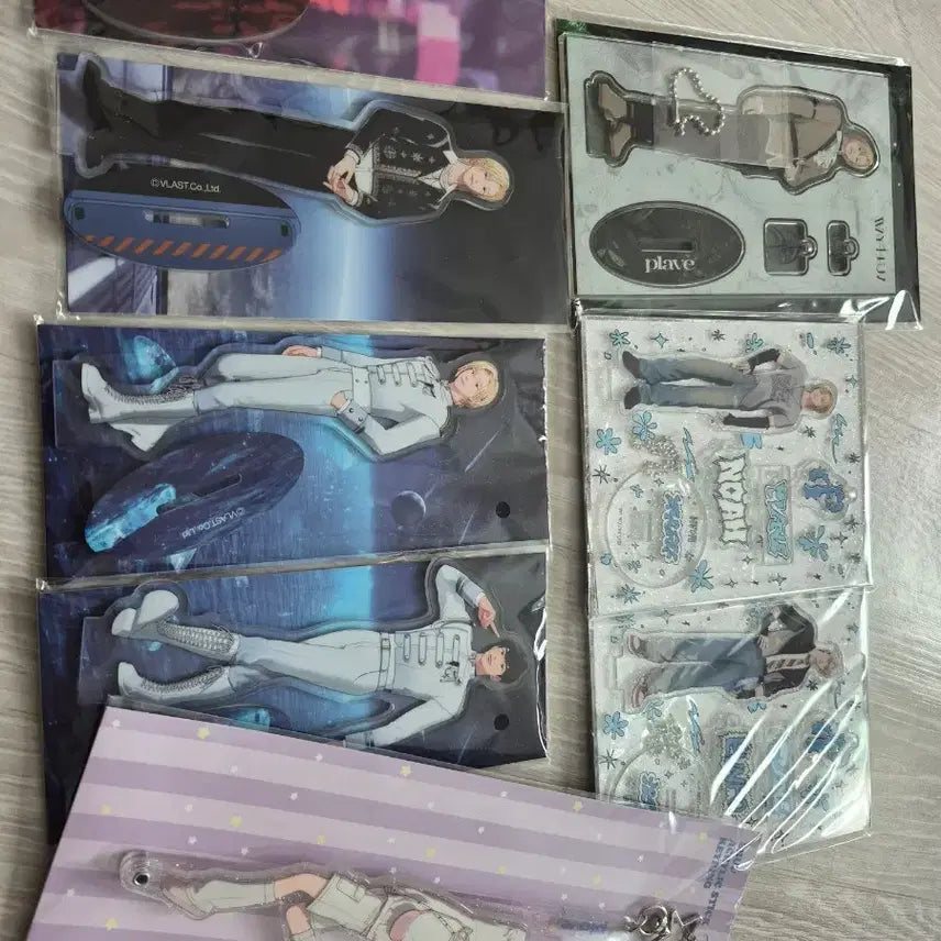 [BUNJANG] PLAVE Noah Acrylic Stand Bundle Set / 플레이브 노아 아크릴 스탠드 일괄판매